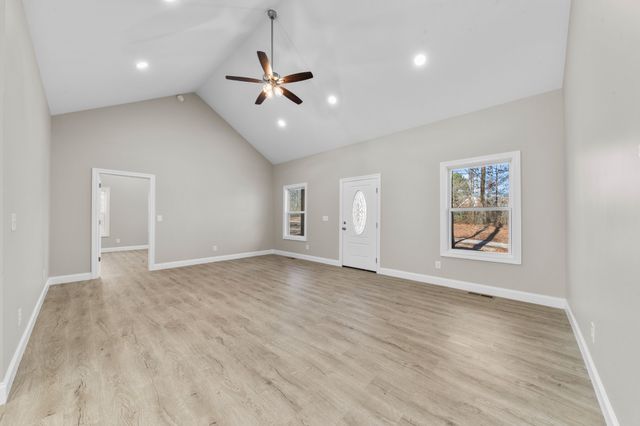 32 Periwinkle Path, Leoma, TN 38468