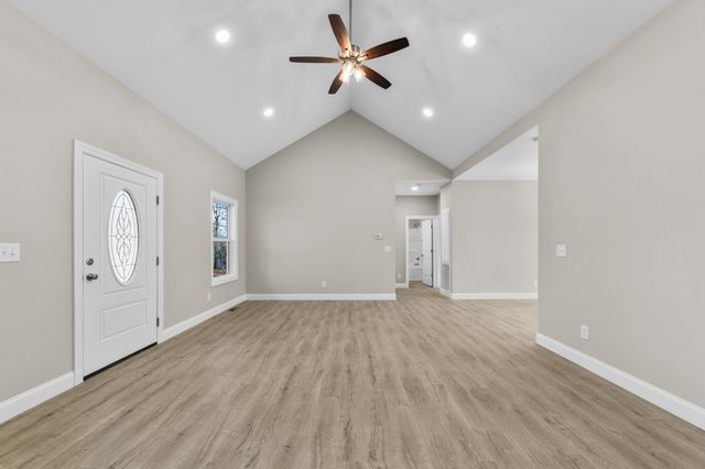 32 Periwinkle Path, Leoma, TN 38468