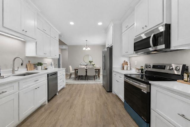 32 Periwinkle Path, Leoma, TN 38468