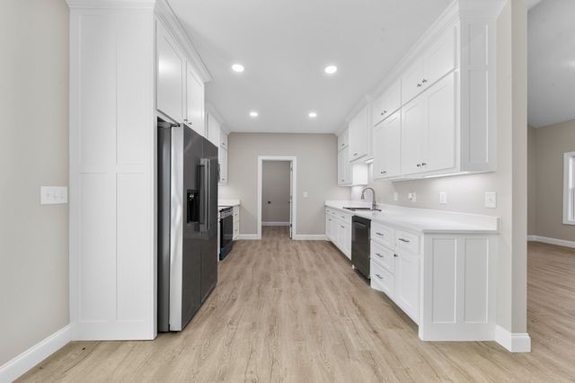 32 Periwinkle Path, Leoma, TN 38468