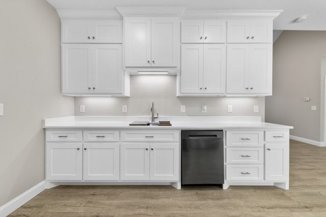 32 Periwinkle Path, Leoma, TN 38468