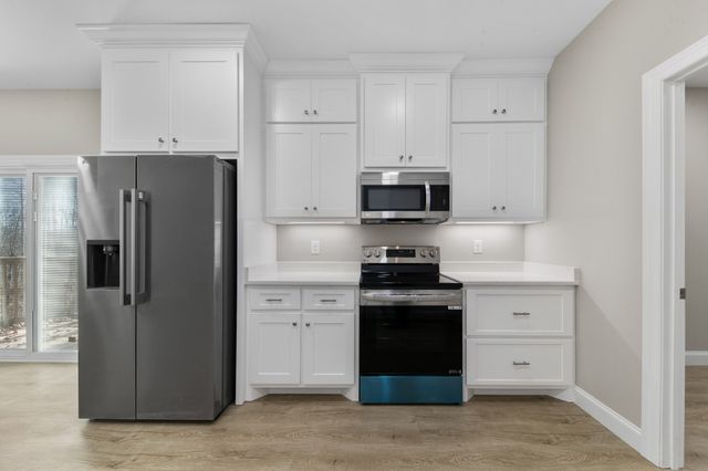 32 Periwinkle Path, Leoma, TN 38468