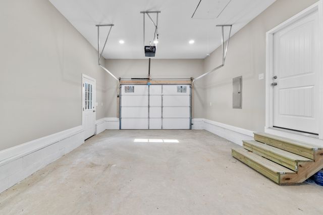 32 Periwinkle Path, Leoma, TN 38468