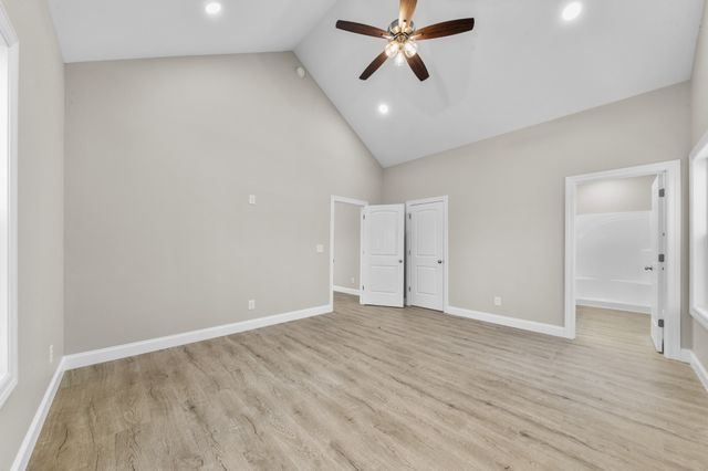 32 Periwinkle Path, Leoma, TN 38468