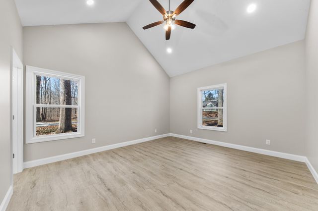 32 Periwinkle Path, Leoma, TN 38468