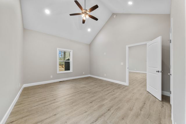 32 Periwinkle Path, Leoma, TN 38468