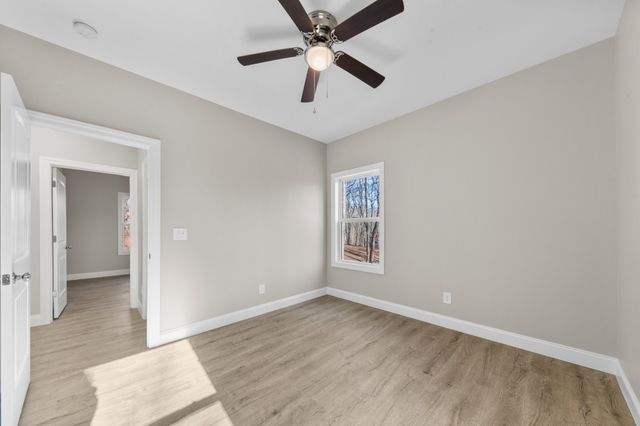 32 Periwinkle Path, Leoma, TN 38468