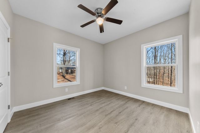 32 Periwinkle Path, Leoma, TN 38468