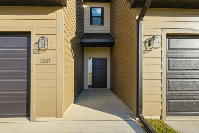 1337 Meadow Rose Place, Waukee, IA 50263