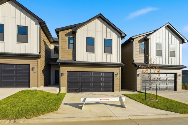 1337 Meadow Rose Place, Waukee, IA 50263