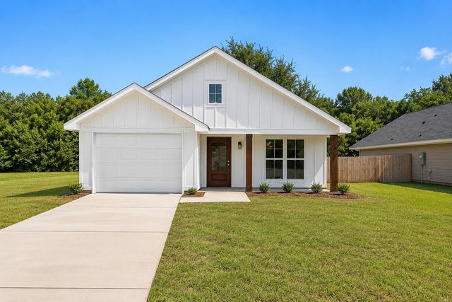 403 N George St., Petal, MS 39465