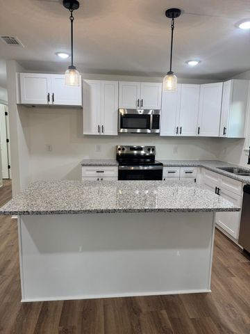 403 N George St., Petal, MS 39465