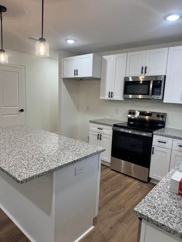 403 N George St., Petal, MS 39465