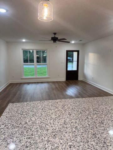 403 N George St., Petal, MS 39465