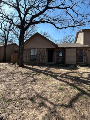 721 Timberoaks Drive, Azle, TX 76020