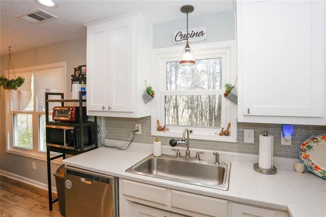 3710 Rambling Woods Drive, Loganville, GA 30052