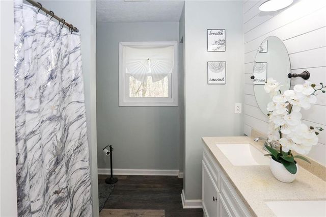 3710 Rambling Woods Drive, Loganville, GA 30052