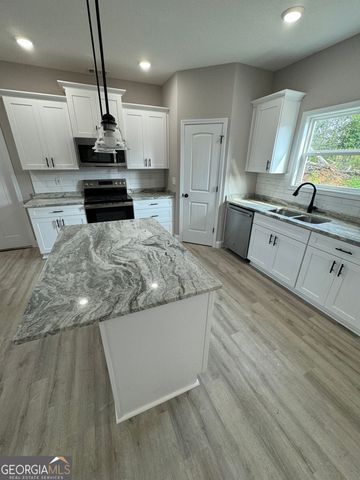 262 Beau Claire Circle, Byron, GA 31008