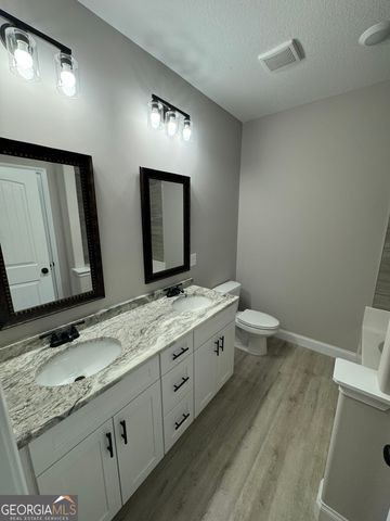 262 Beau Claire Circle, Byron, GA 31008