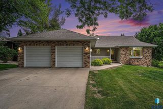 1024 N Josephine Ave Avenue, Madison, SD 57042