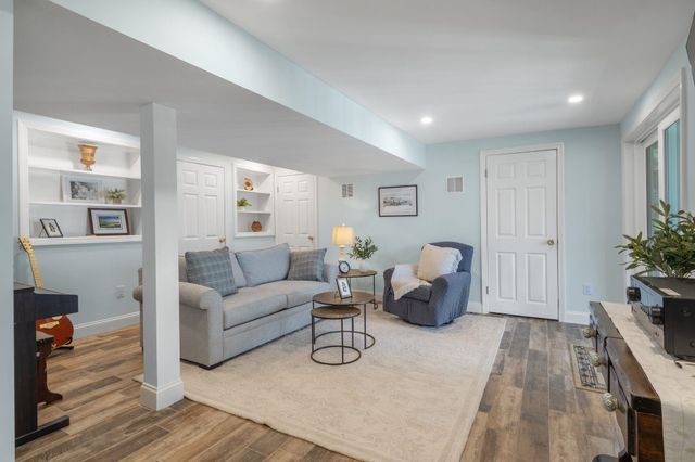 2 Fox Street, Windham, NH 03087