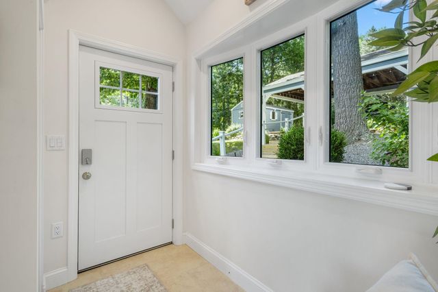 2 Fox Street, Windham, NH 03087
