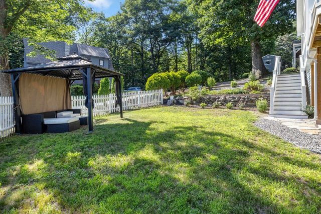 2 Fox Street, Windham, NH 03087