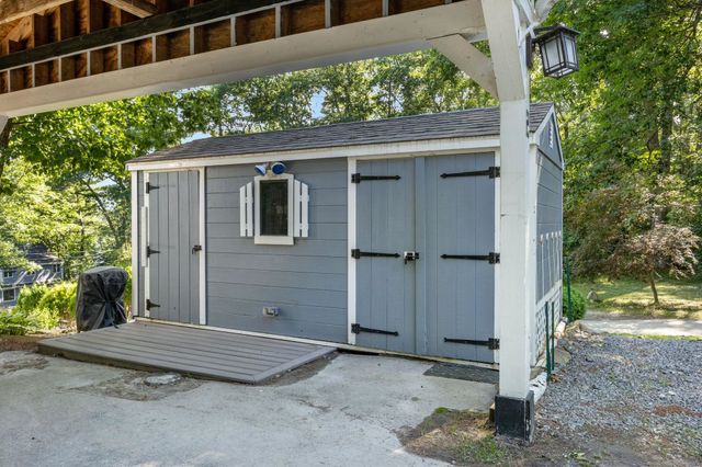 2 Fox Street, Windham, NH 03087