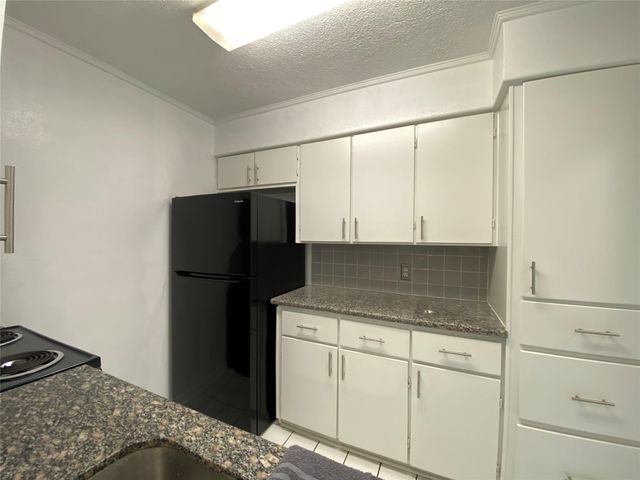 10682 Hazelhurst Drive 14, Houston, TX 77043