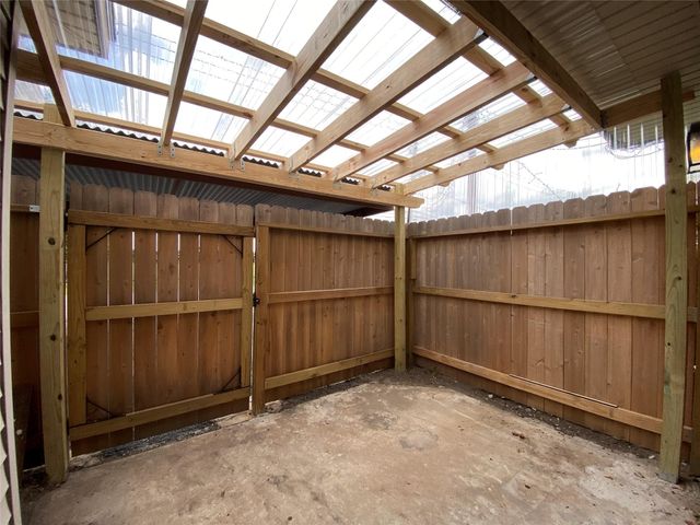 10682 Hazelhurst Drive 14, Houston, TX 77043
