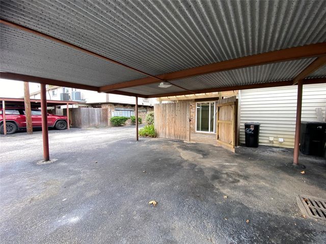 10682 Hazelhurst Drive 14, Houston, TX 77043