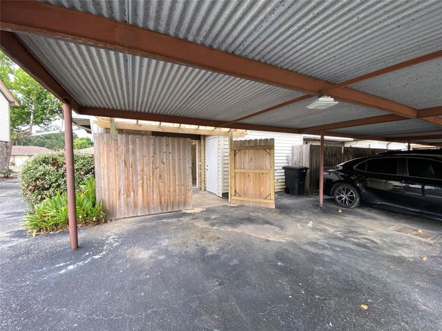 10682 Hazelhurst Drive 14, Houston, TX 77043