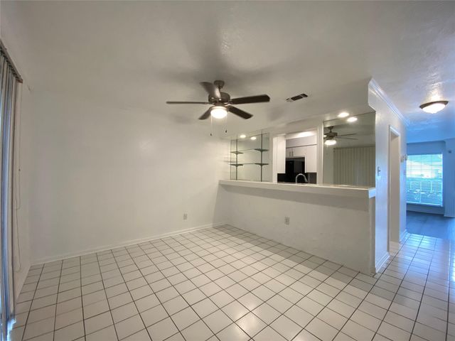10682 Hazelhurst Drive 14, Houston, TX 77043