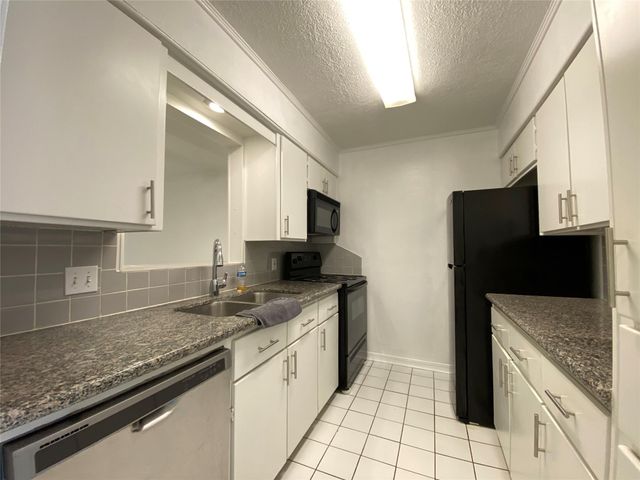 10682 Hazelhurst Drive 14, Houston, TX 77043