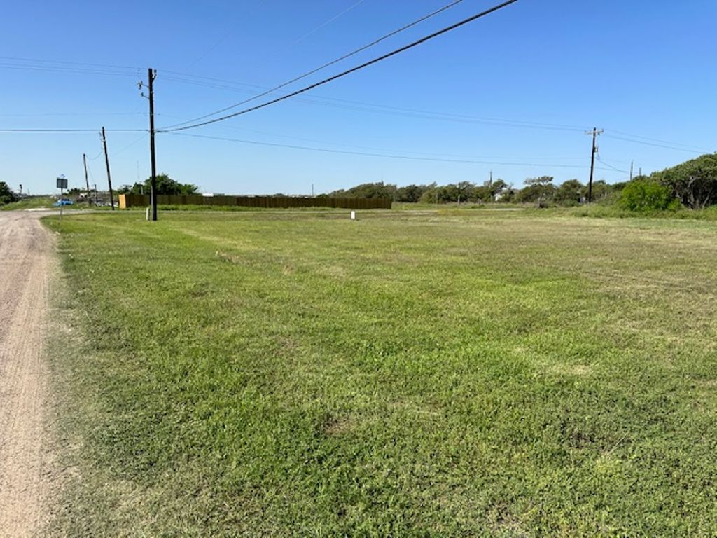 16-17 Golfview, Hilltop Lakes, TX 77871 — exterior