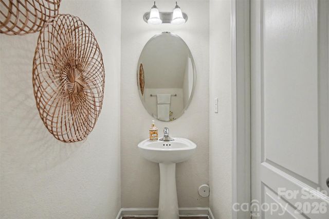 6004 Loy Court, Charlotte, NC 28214