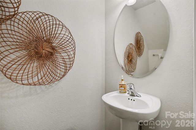 6004 Loy Court, Charlotte, NC 28214