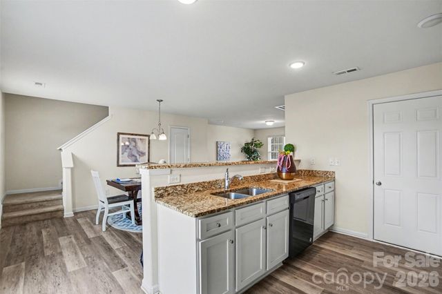 6004 Loy Court, Charlotte, NC 28214