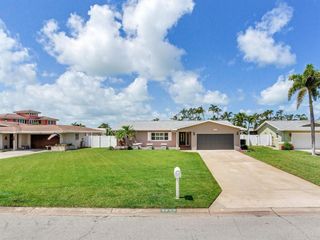 5470 BAYSHORE DRIVE, Seminole, FL 33772
