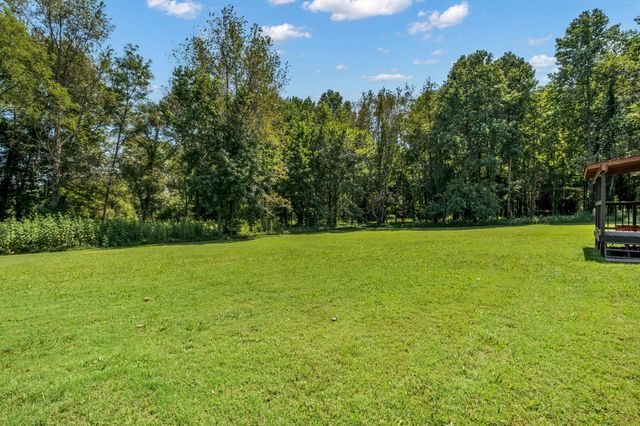 317 Jack Porter Rd, Lafayette, TN 37083