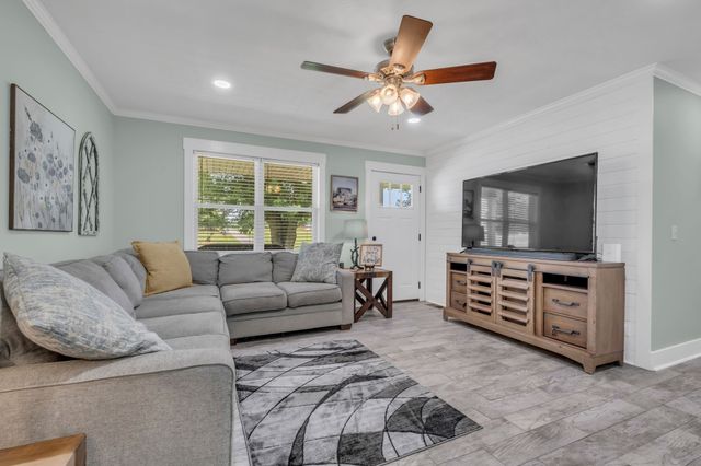 317 Jack Porter Rd, Lafayette, TN 37083