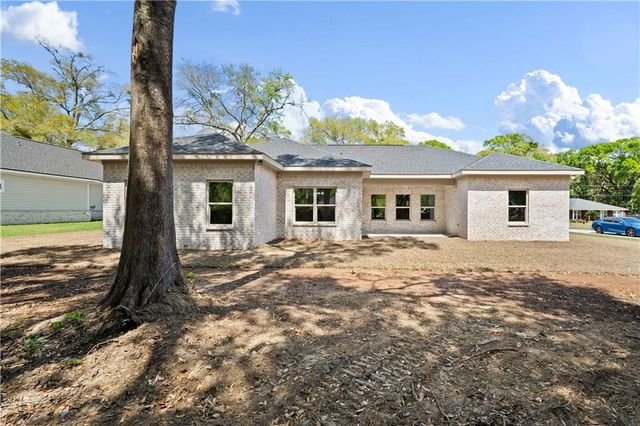 7069 Country Oaks Drive, Irvington, AL 36544