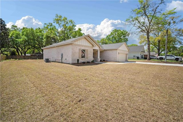 7069 Country Oaks Drive, Irvington, AL 36544