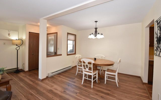 4502 S Greenridge CIRCLE, Greenfield, WI 53220