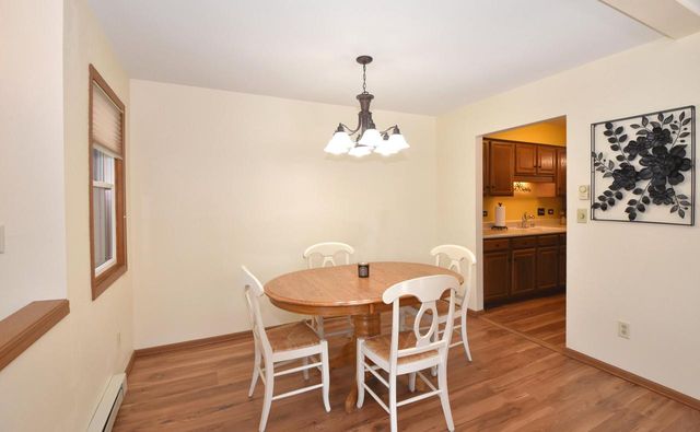 4502 S Greenridge CIRCLE, Greenfield, WI 53220