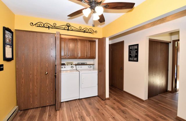 4502 S Greenridge CIRCLE, Greenfield, WI 53220