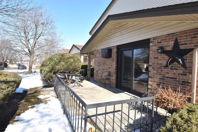 4502 S Greenridge CIRCLE, Greenfield, WI 53220