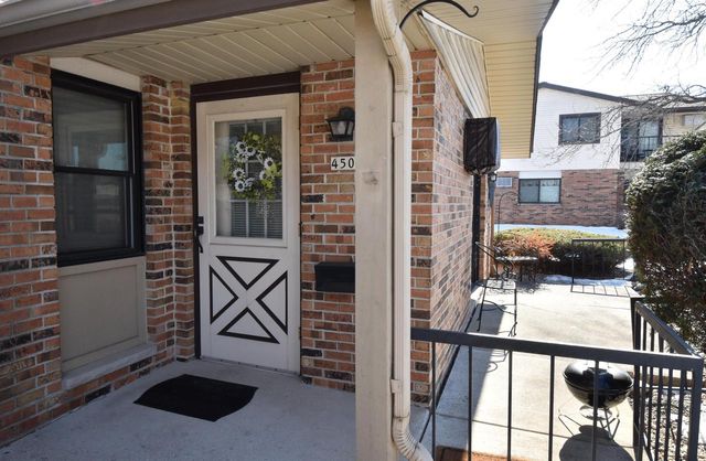 4502 S Greenridge CIRCLE, Greenfield, WI 53220