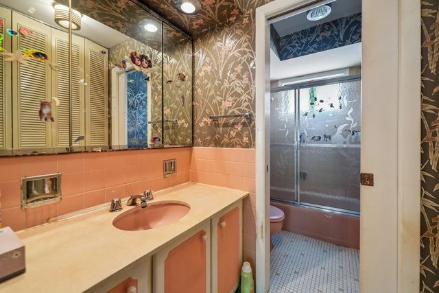 6961 N Oakley Avenue 209B, Chicago, IL 60645