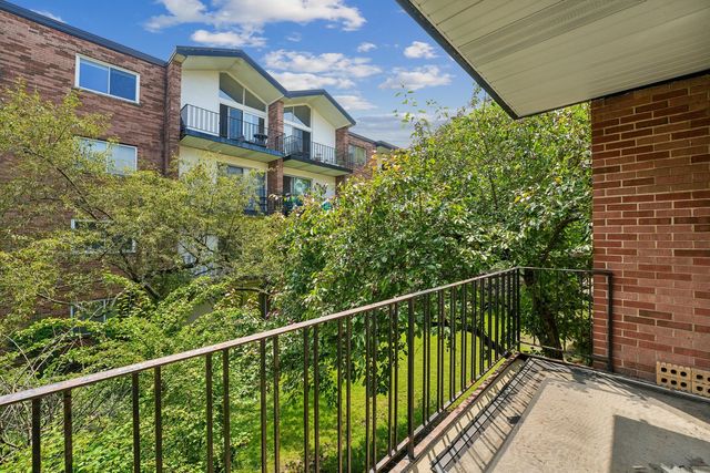 6961 N Oakley Avenue 209B, Chicago, IL 60645